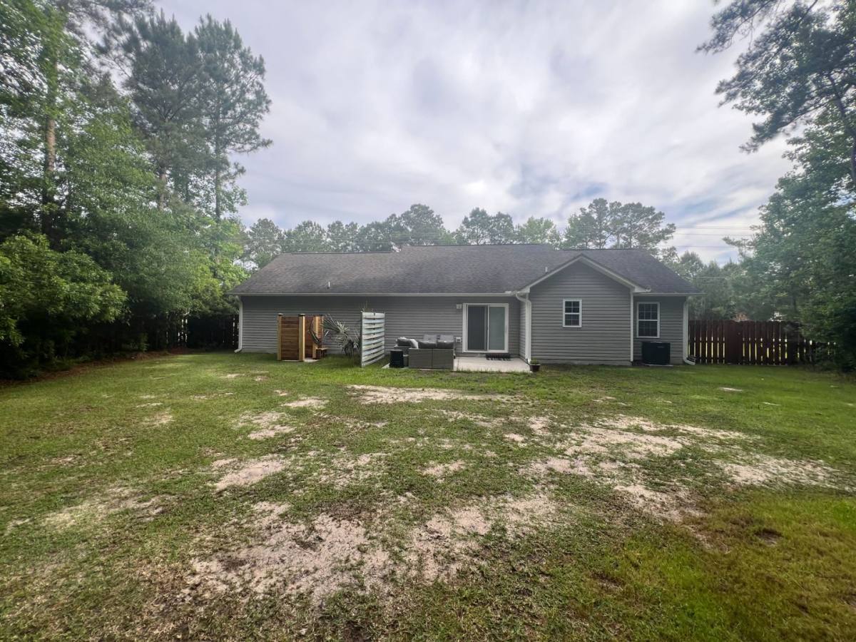 House for rent at 864 Old Folkstone Rd, Sneads Ferry, NC 28460