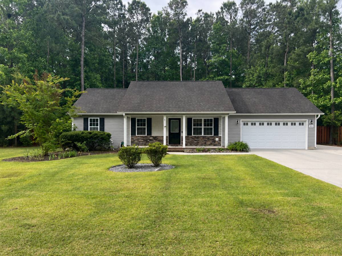 House for rent at 864 Old Folkstone Rd, Sneads Ferry, NC 28460