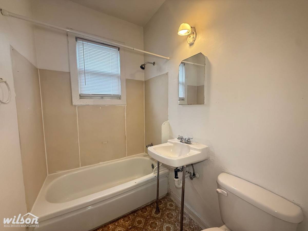 Apartment for rent at 606 S 6th Ave, Yakima, WA 98902