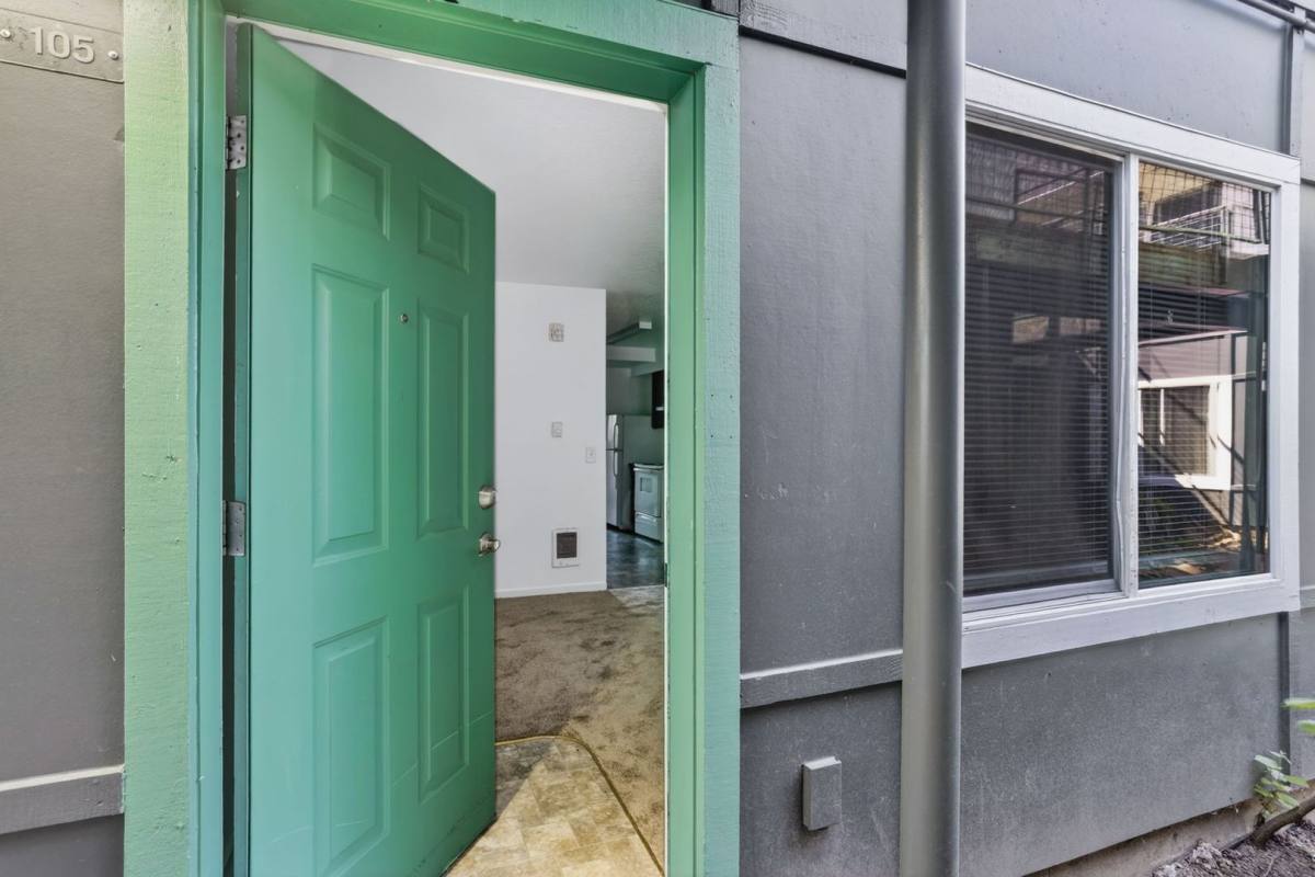 Apartment for rent at 117, 121, 125 SE, Portland, OR 97233