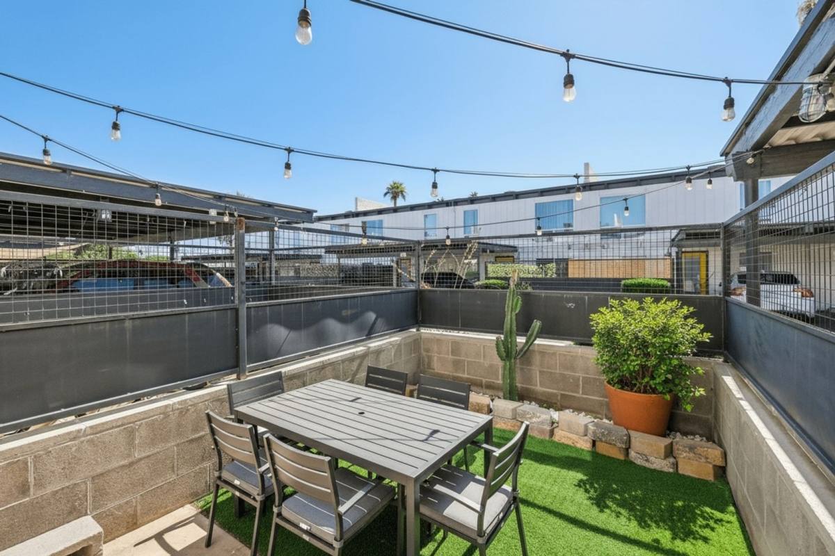 Townhouse for rent at 3318 N 18th Ave, Phoenix, AZ 85015