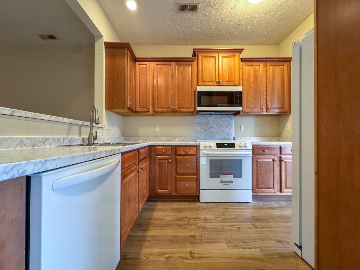 Townhouse for rent at 3060 Candlelight Dr, Fayetteville, NC 28311