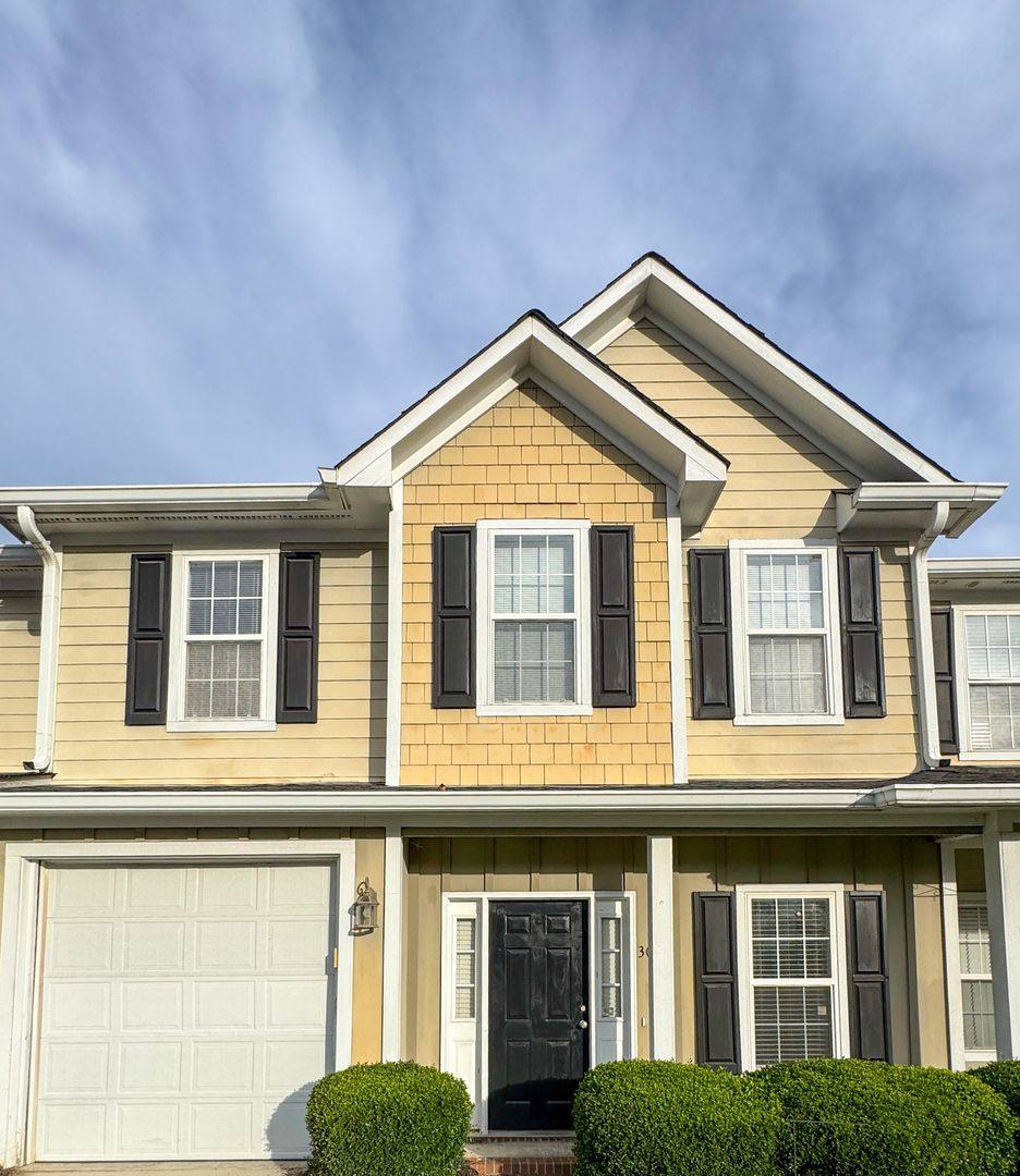 Townhouse for rent at 3060 Candlelight Dr, Fayetteville, NC 28311