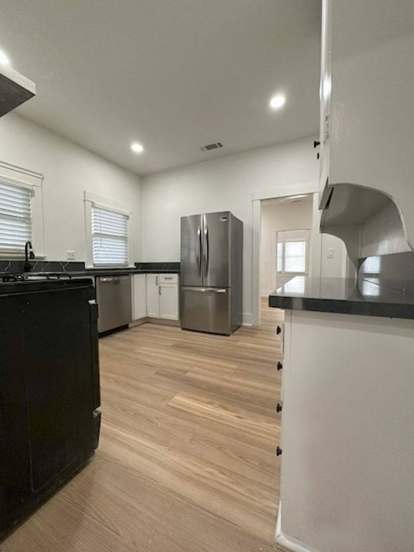Apartment for rent at 261-263 S C St, Exeter, CA 93221