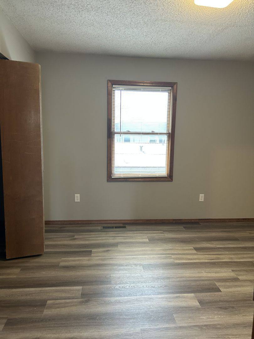 Townhouse for rent at 207 E Carlton, Pittsburg, KS 66762