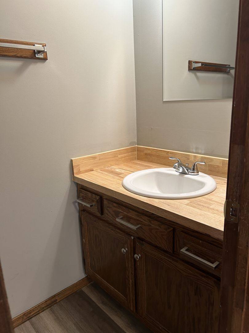 Townhouse for rent at 207 E Carlton, Pittsburg, KS 66762