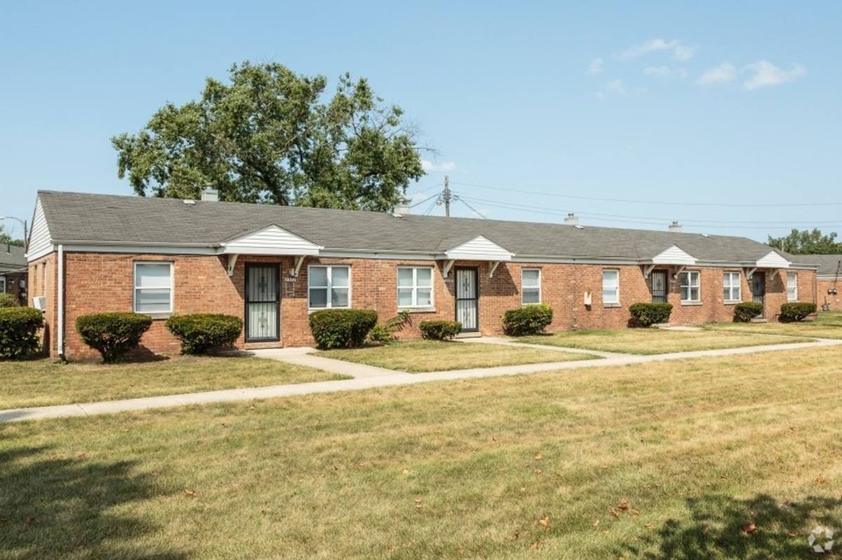 Apartment for rent at 2301 Waverly Dr, Gary, IN 46404