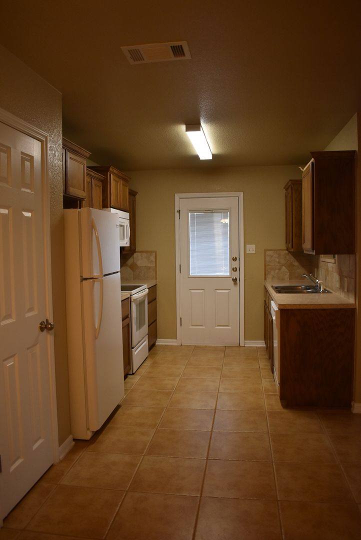 Apartment for rent at 1600 Nicholas Circle, Killeen, TX 76542
