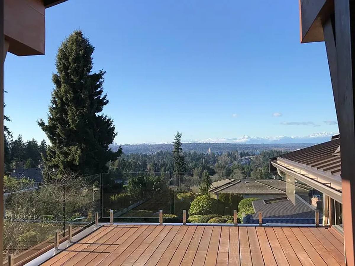 House for rent at 9641 NE 29th St, Bellevue, WA 98004