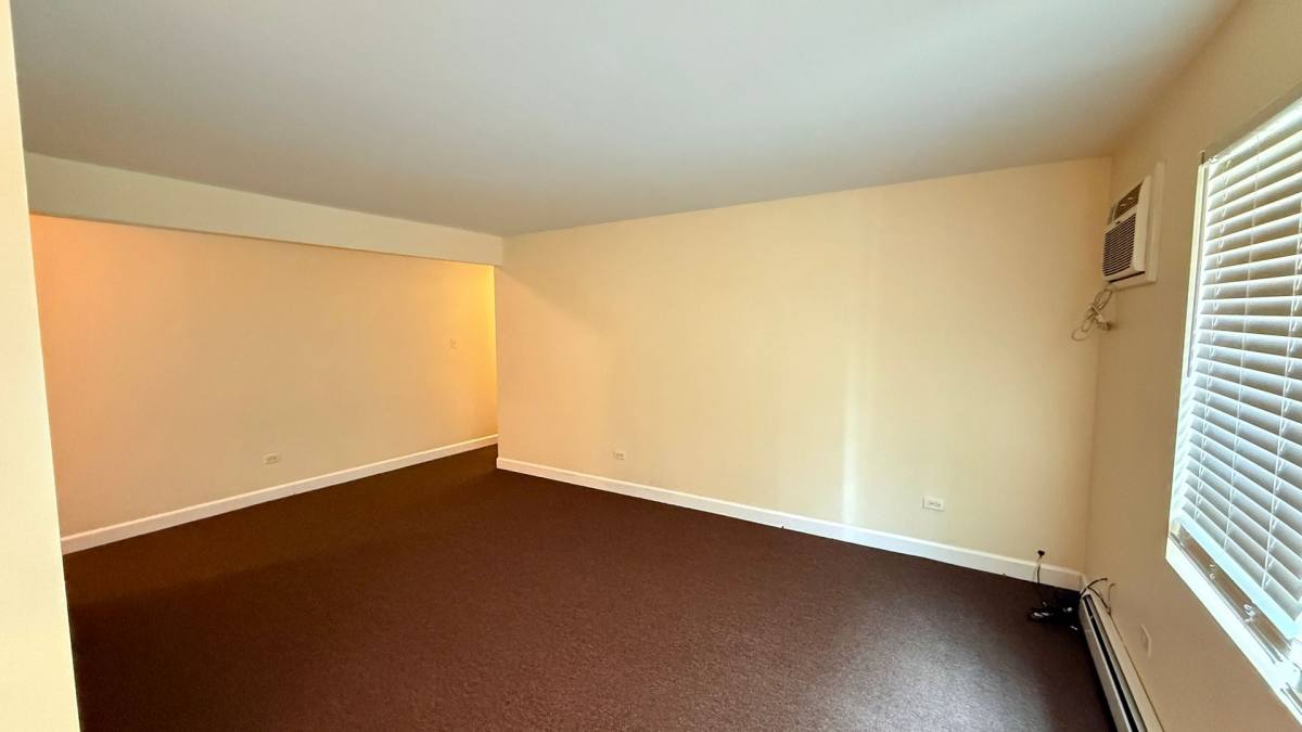 Apartment for rent at 9036-42 S Cottage Grove Ave, Chicago, IL 60619