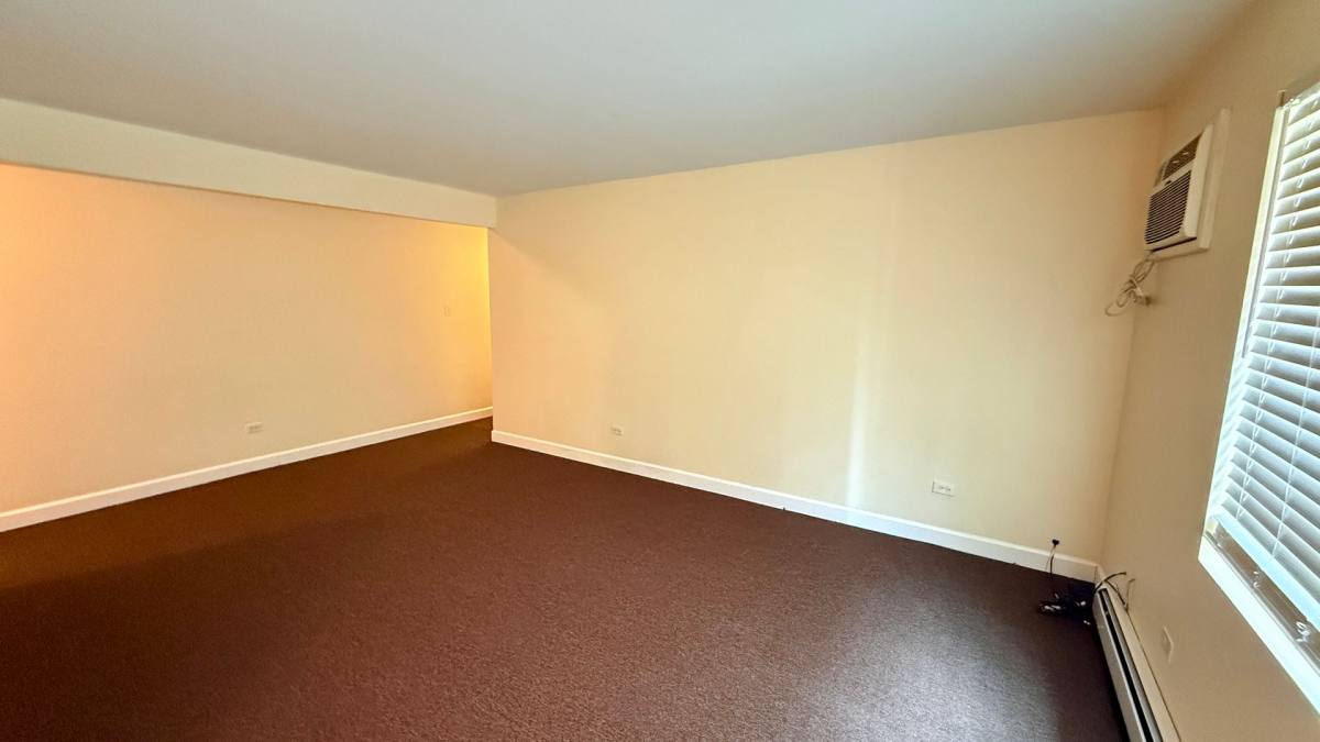 Apartment for rent at 9036-42 S Cottage Grove Ave, Chicago, IL 60619