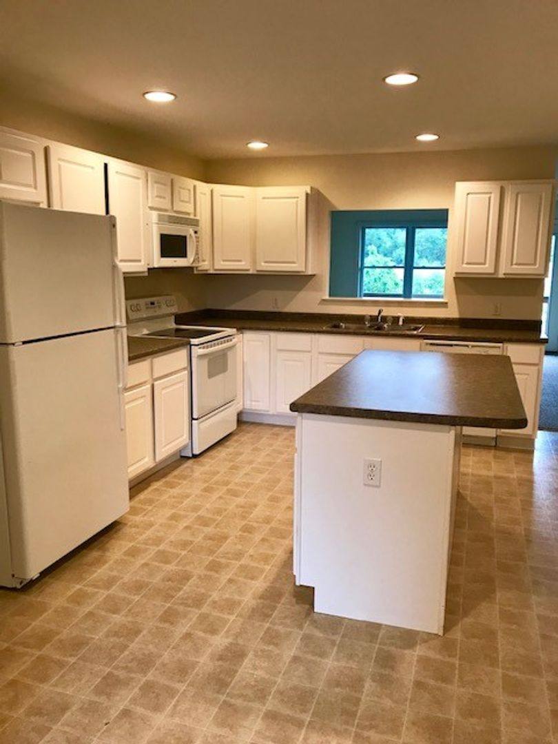 Apartment for rent at 4000 Mead Hill, Newmarket, NH 03857