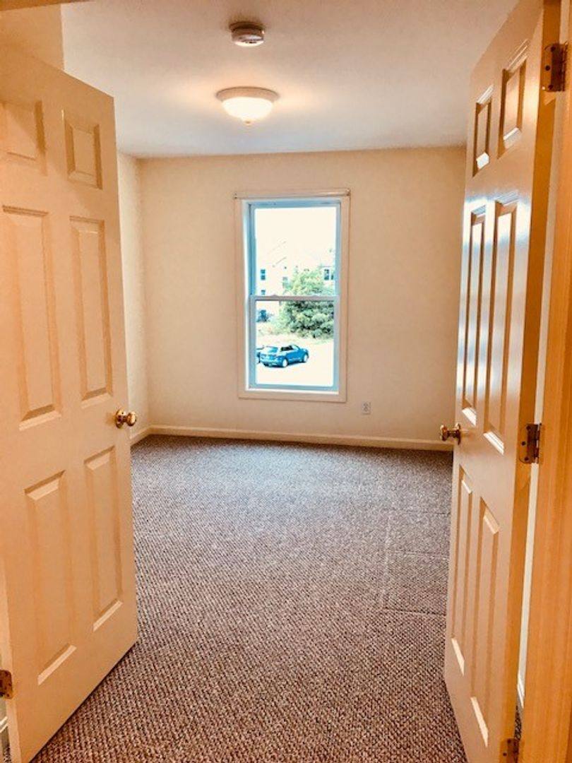 Apartment for rent at 4000 Mead Hill, Newmarket, NH 03857