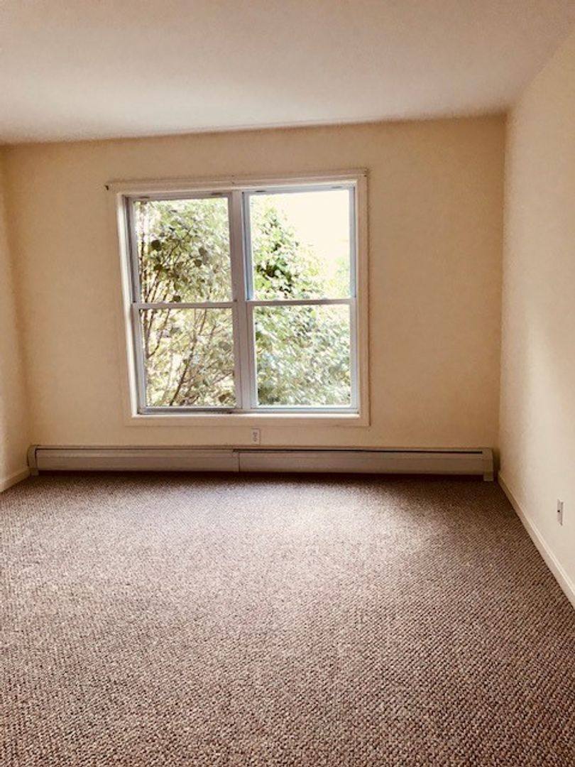 Apartment for rent at 4000 Mead Hill, Newmarket, NH 03857