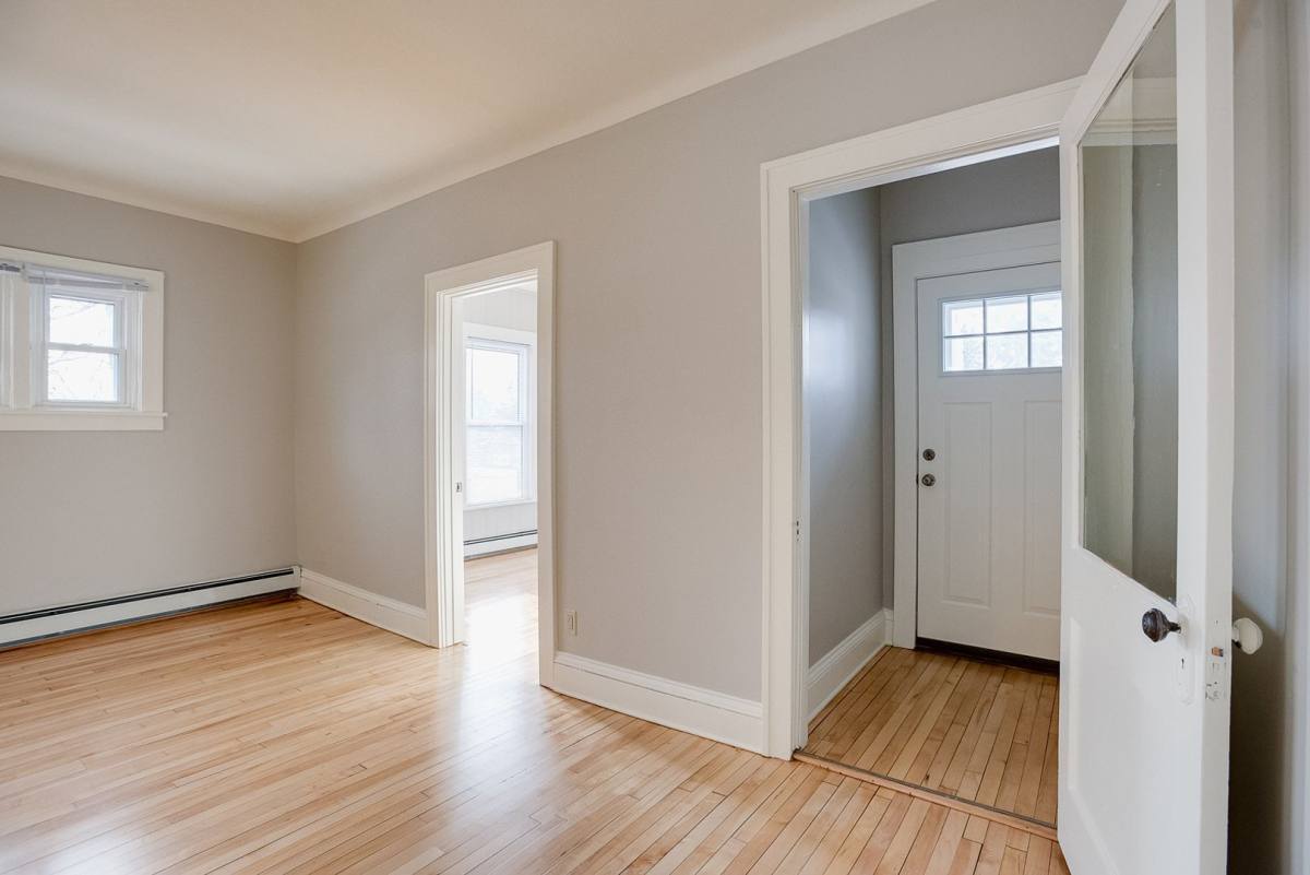 Apartment for rent at 352 Cretin Ave N, Saint Paul, MN 55104