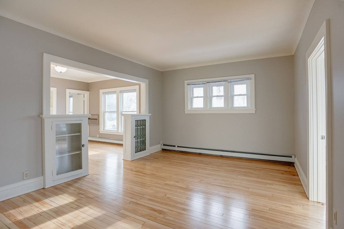 Apartment for rent at 352 Cretin Ave N, Saint Paul, MN 55104