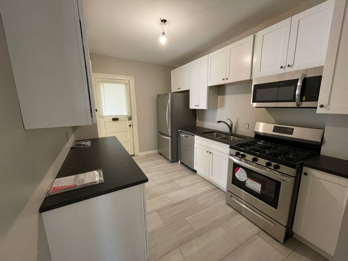 Apartment for rent at 352 Cretin Ave N, Saint Paul, MN 55104