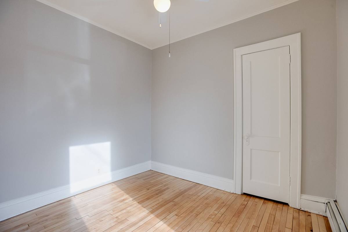 Apartment for rent at 352 Cretin Ave N, Saint Paul, MN 55104