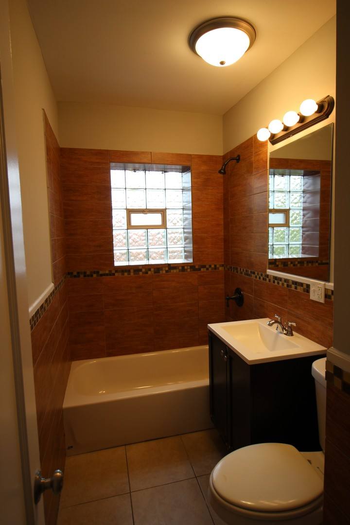 Apartment for rent at 4402 W Belden Ave, Chicago, IL 60639
