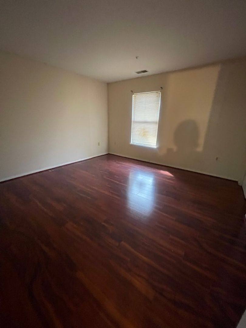 Apartment for rent at 7802 Guildberry Dr, Gaithersburg, MD 20879