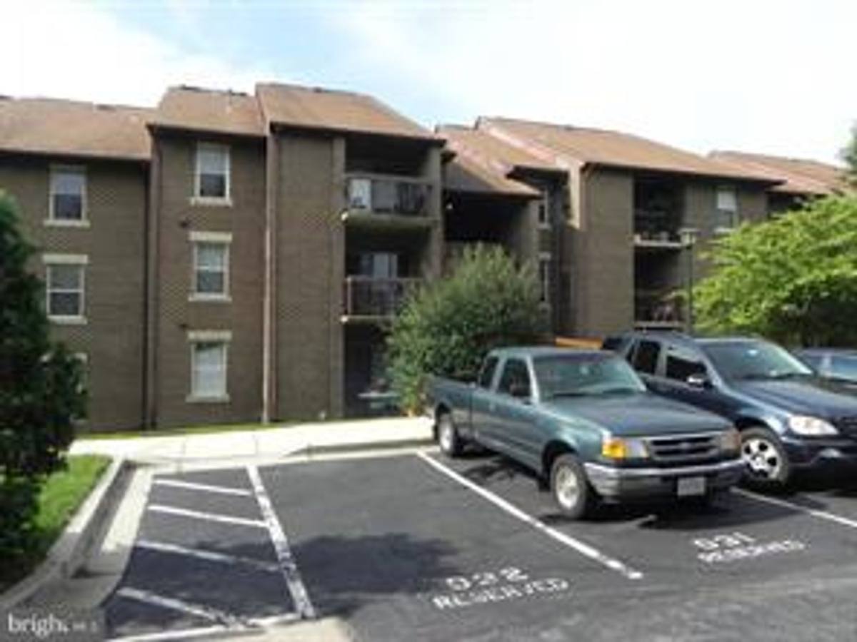 Apartment for rent at 7802 Guildberry Dr, Gaithersburg, MD 20879