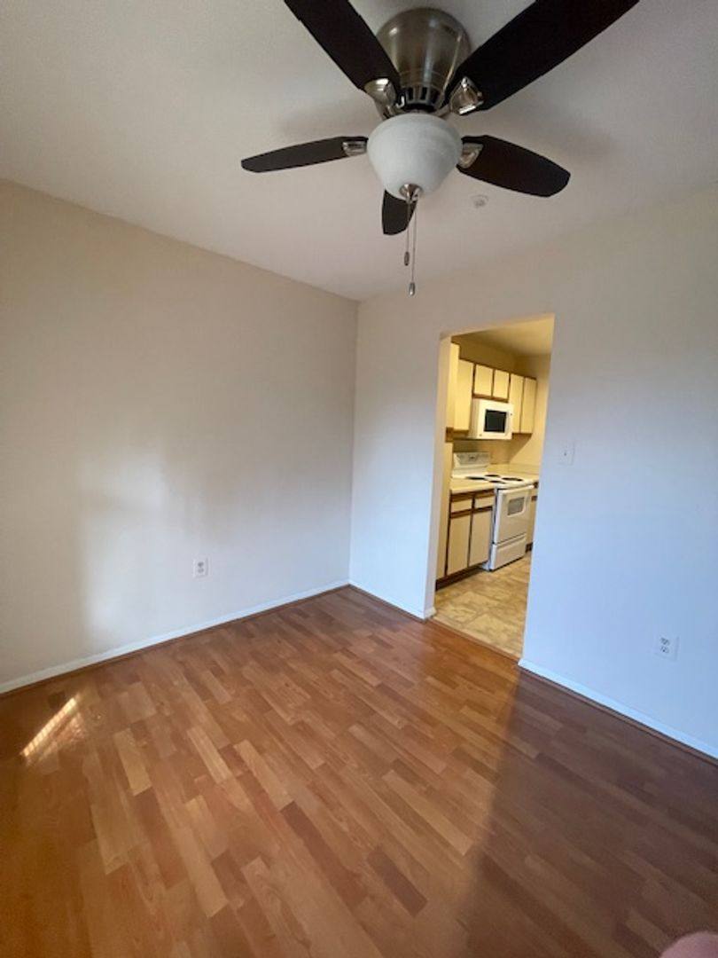 Apartment for rent at 7802 Guildberry Dr, Gaithersburg, MD 20879