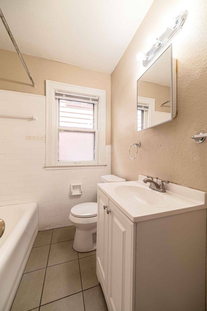 Apartment for rent at 17195 Northlawn St, Detroit, MI 48221