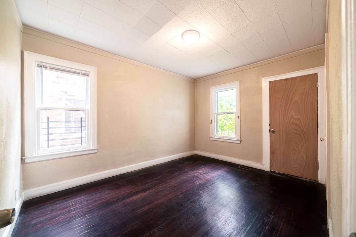 Apartment for rent at 17195 Northlawn St, Detroit, MI 48221