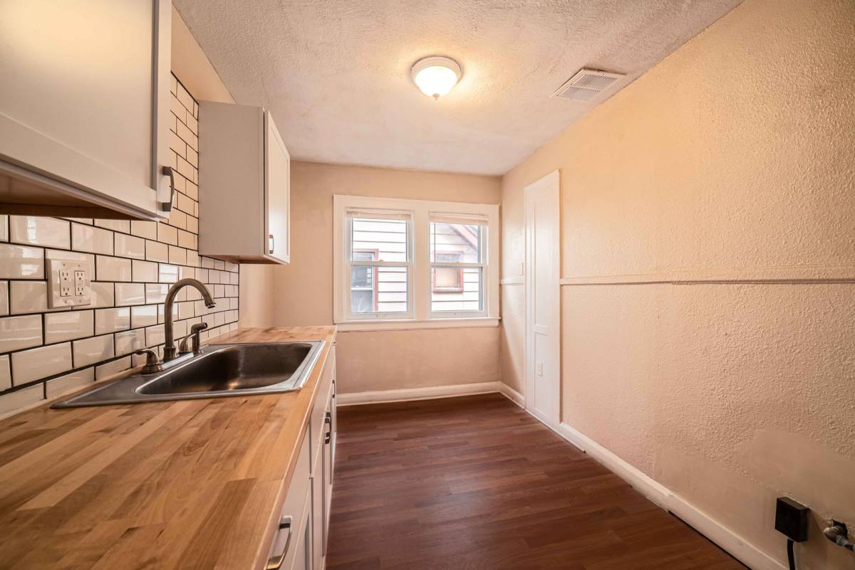 Apartment for rent at 17195 Northlawn St, Detroit, MI 48221