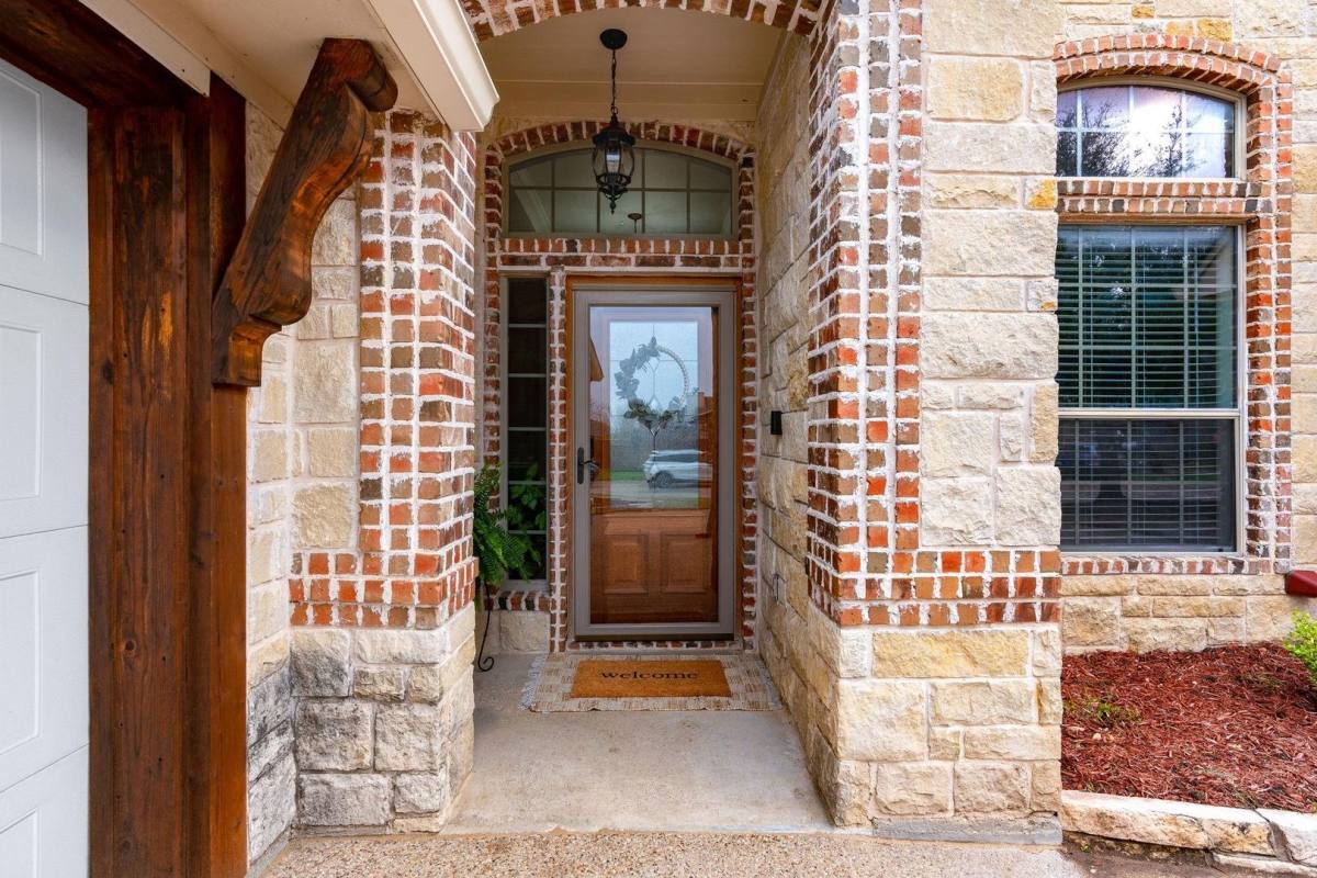 House for rent at 104 Olympic Dr, Aledo, TX 76008