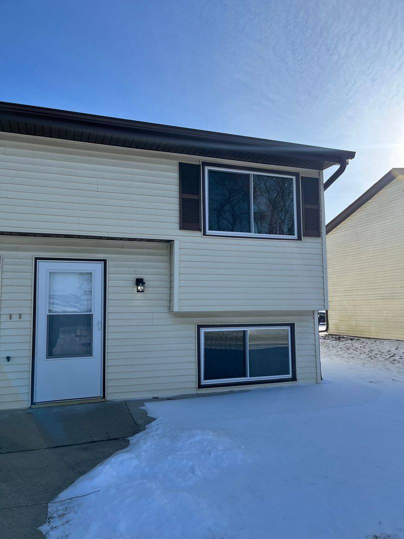 Apartment for rent at 545 Sandra Lane, Rockford, IL 61107