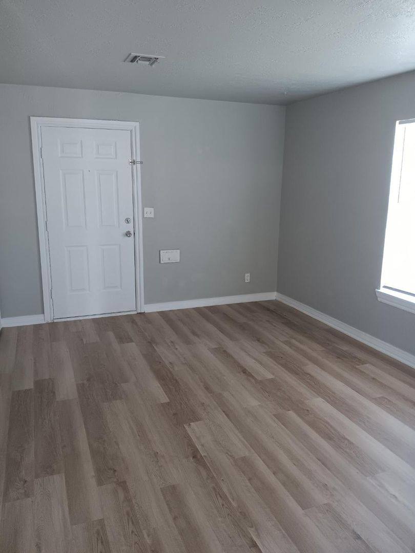 House for rent at 1008 Arkansas St, Norman, OK 73071