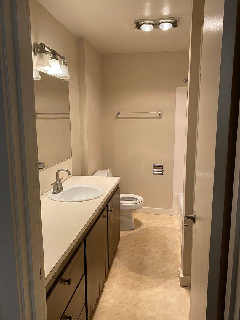 Apartment for rent at 600 Bellevue Ave E, Seattle, WA 98102