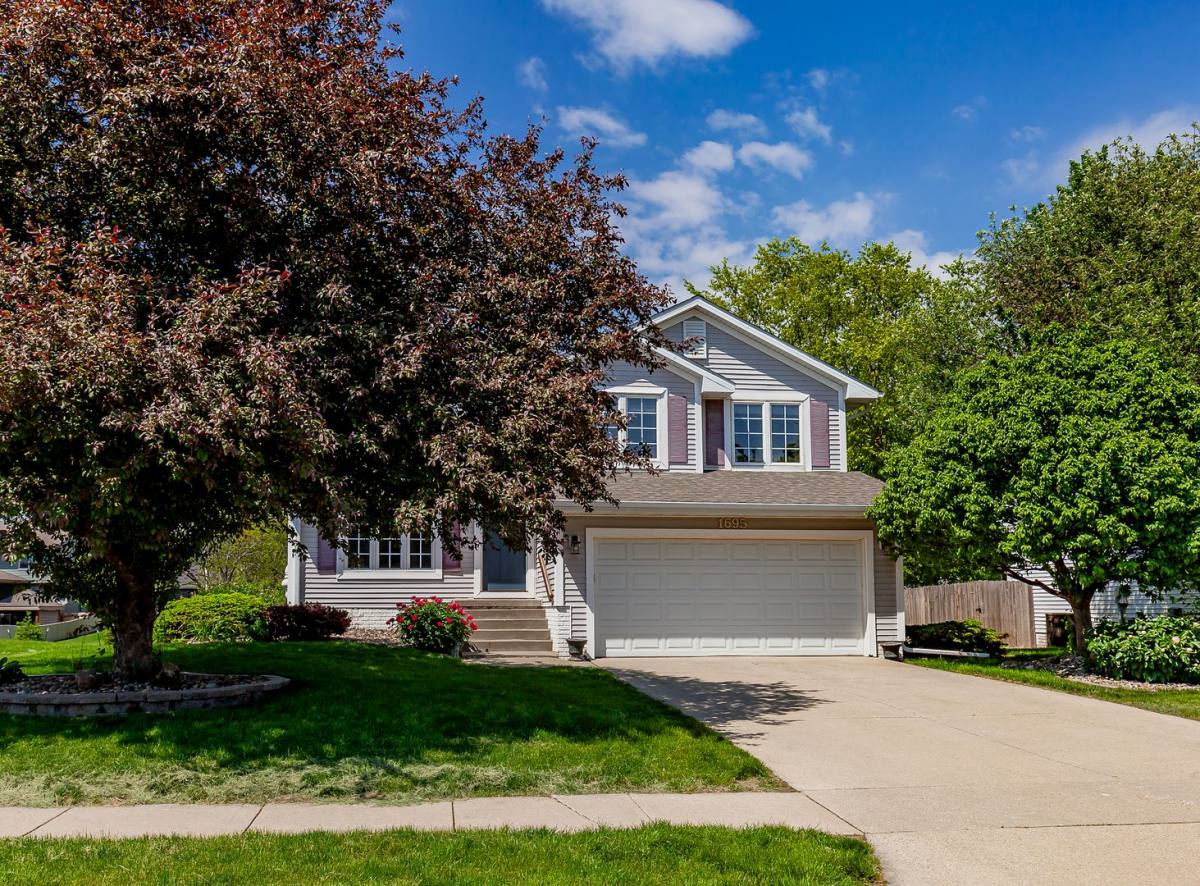 House for rent at 1695 SE Olson Dr, Waukee, IA 50263