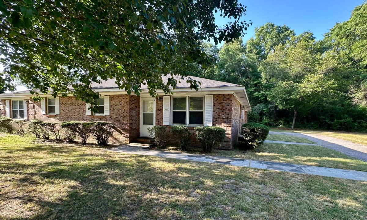 House for rent at 2060B Hideaway Dr, Sumter, SC 29154