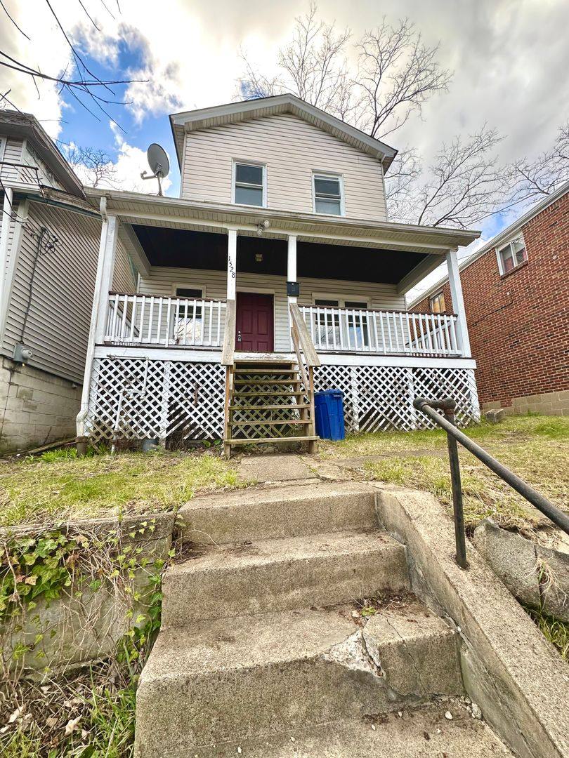 House for rent at 1528 Dagmar Ave, Pittsburgh, PA 15216