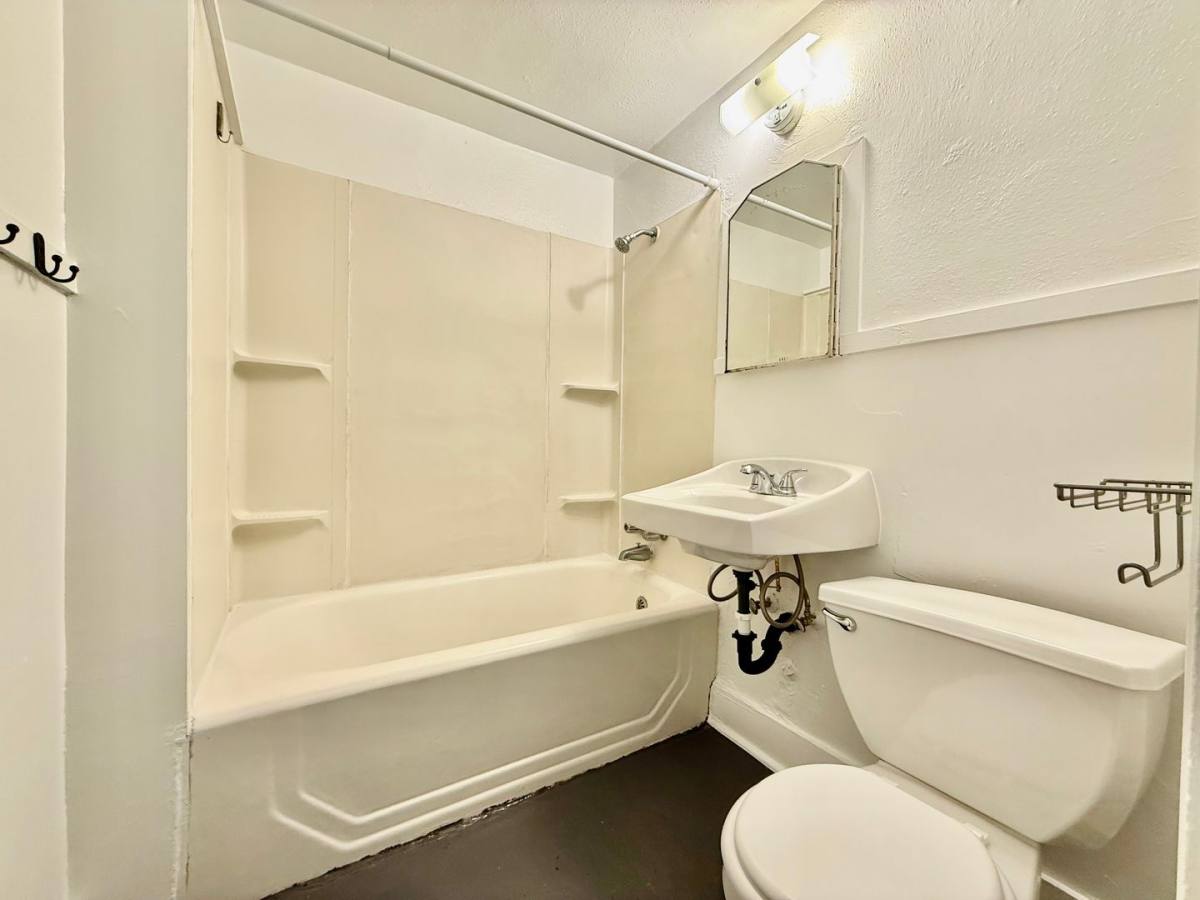 Apartment for rent at 1904 3rd St, La Grande, OR 97850