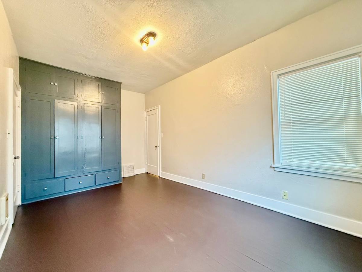 Apartment for rent at 1904 3rd St, La Grande, OR 97850