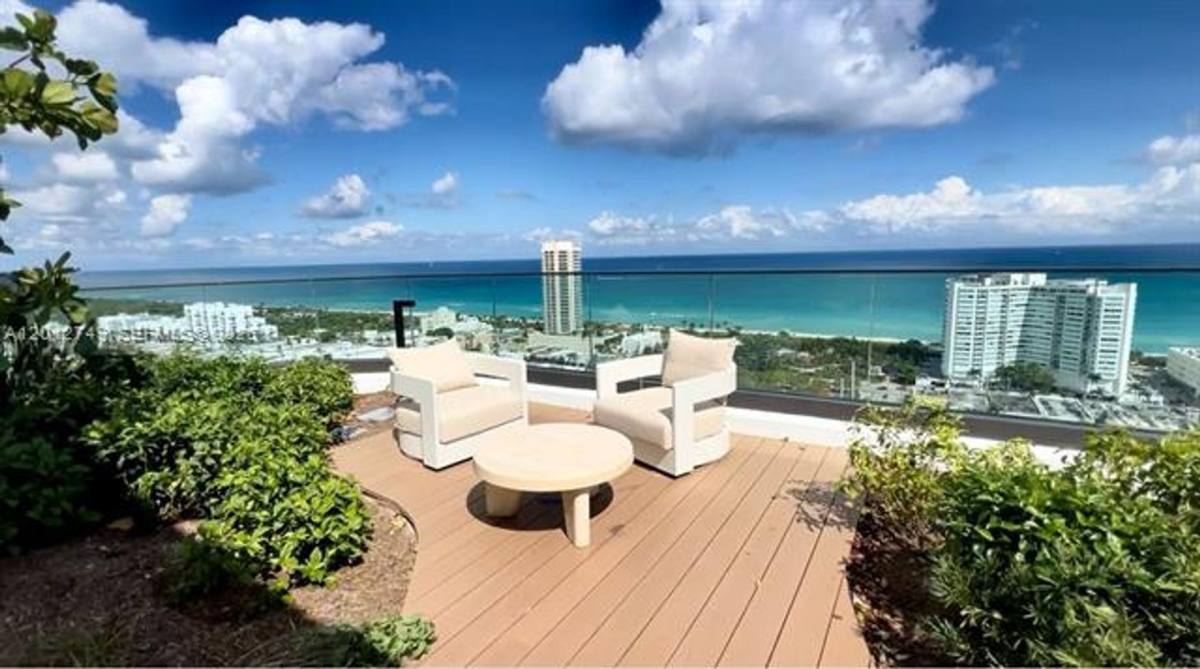 Apartment for rent at 580 72nd St, Miami Beach, FL 33141
