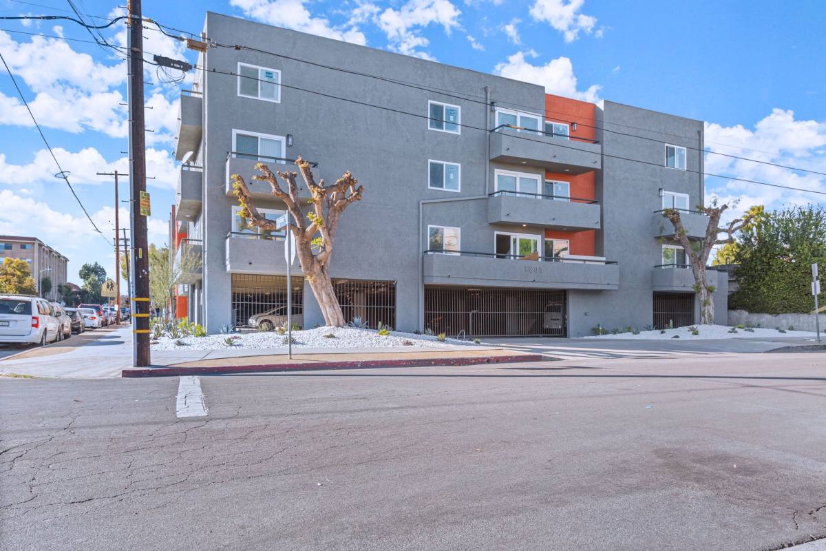 Apartment for rent at 8803 Darby Ave, Northridge, CA 91325