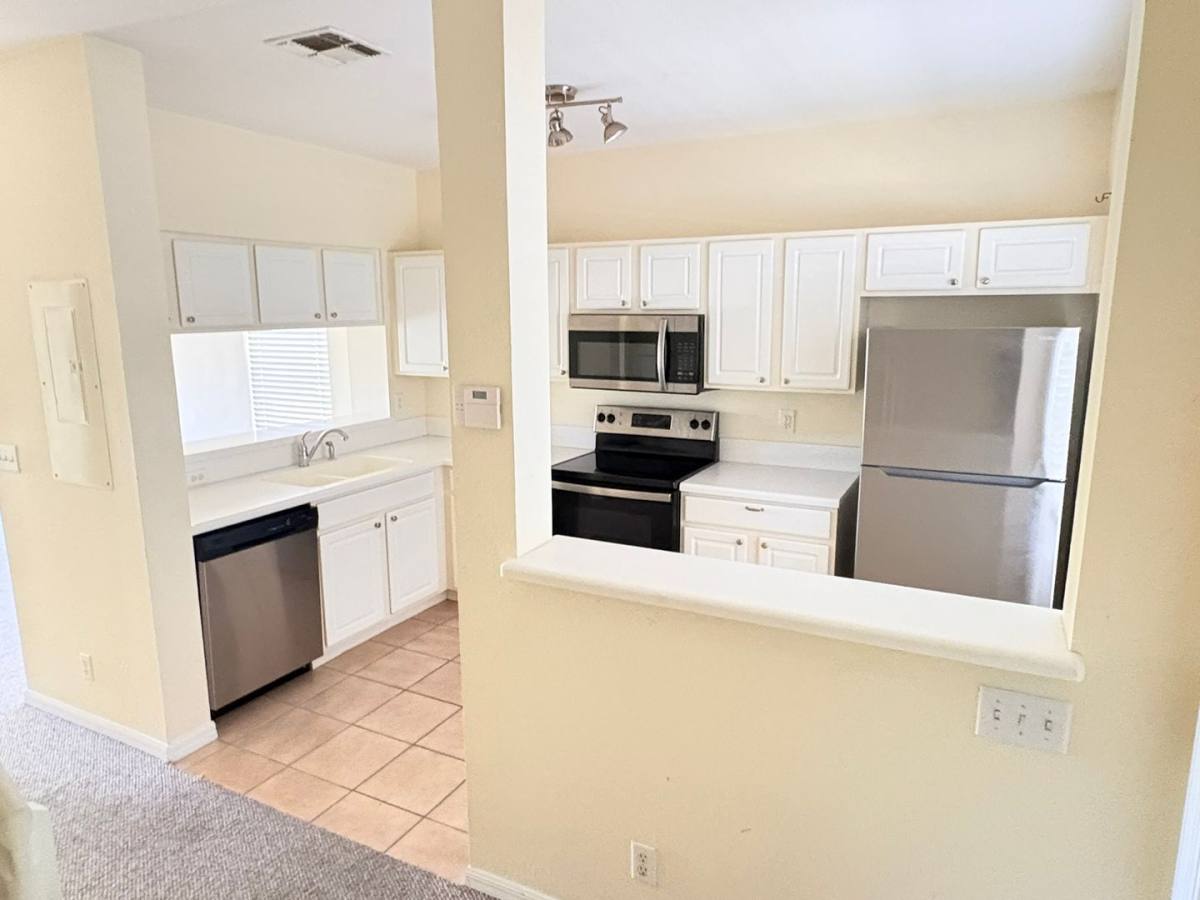 Townhouse for rent at 8162 Pacific Beach Dr, Fort Myers, FL 33966
