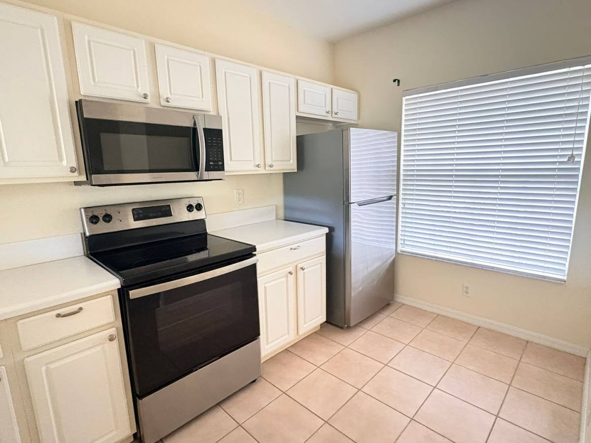 Townhouse for rent at 8162 Pacific Beach Dr, Fort Myers, FL 33966