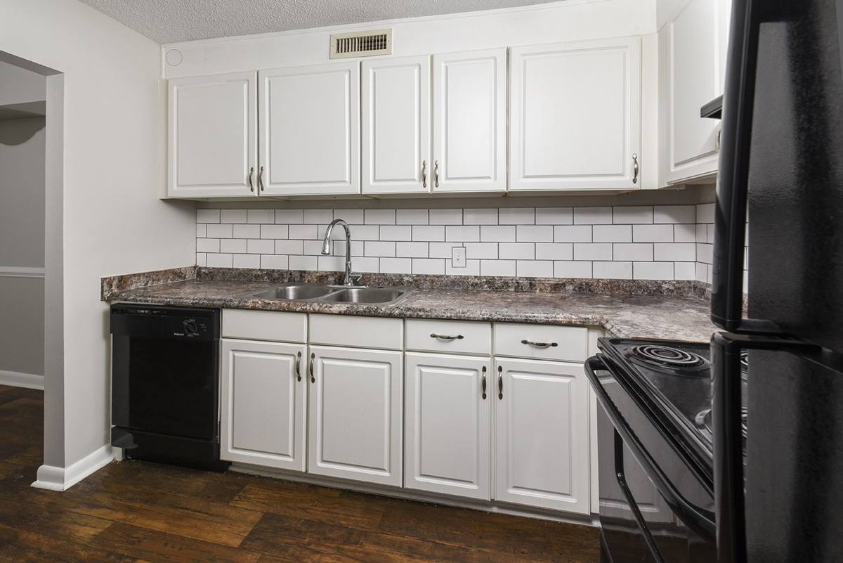 Apartment for rent at 403 Edgecrest Dr, Birmingham, AL 35209