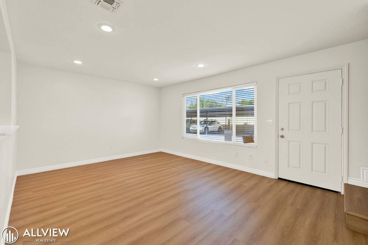 Apartment for rent at 980 E Mission Ave, Escondido, CA 92025