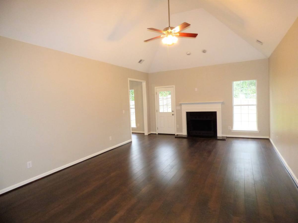 House for rent at 951 Savannah Lane, Calera, AL 35040