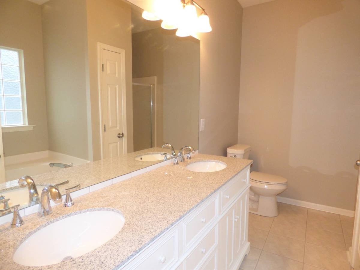 House for rent at 951 Savannah Lane, Calera, AL 35040