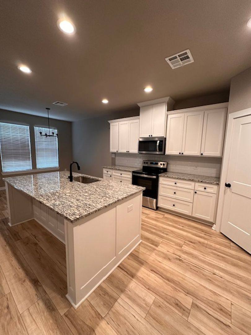 House for rent at 853 Day Star Dr, Hewitt, TX 76643