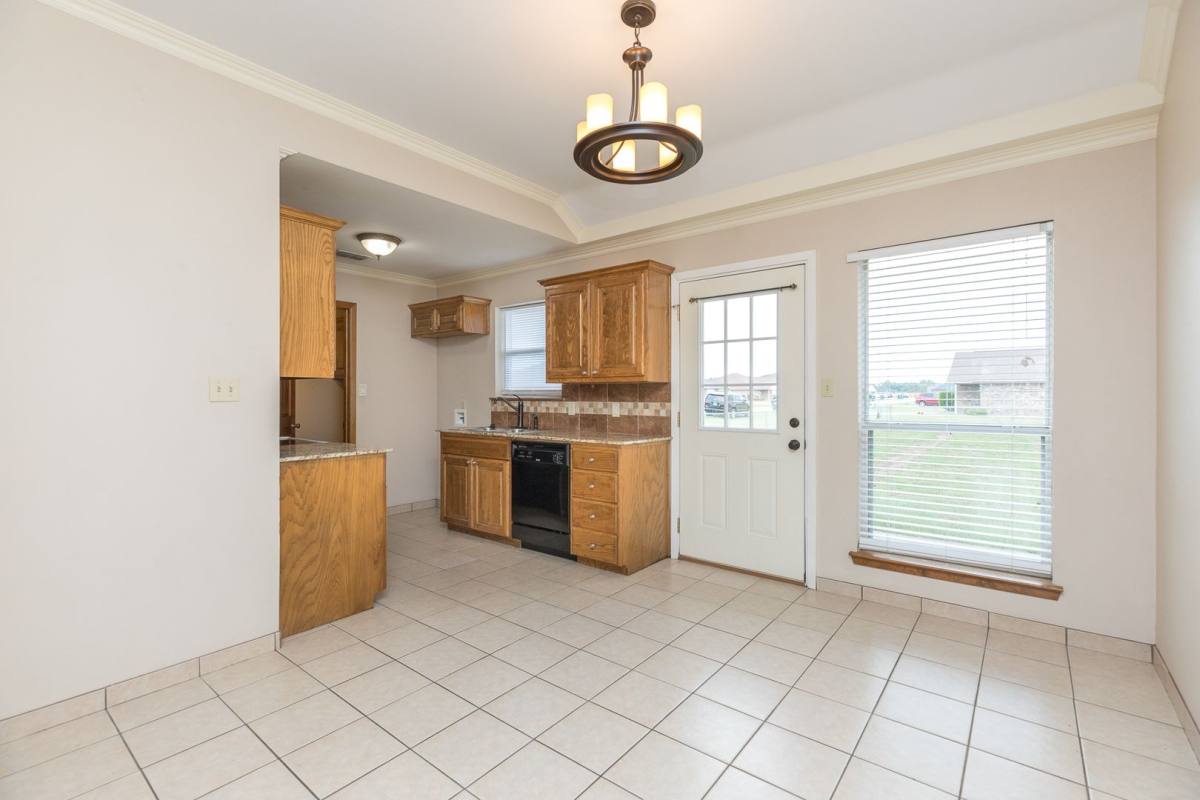 Townhouse for rent at 12466 Cr, Lindale, TX 75771