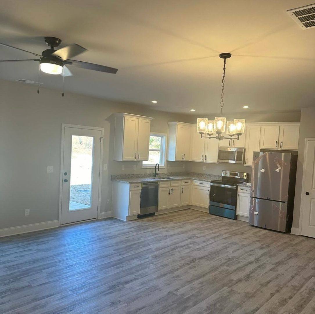 2429 Martin Luther King Jr Blvd, Gainesville, GA 30501 - Townhouse for Rent - Image 4