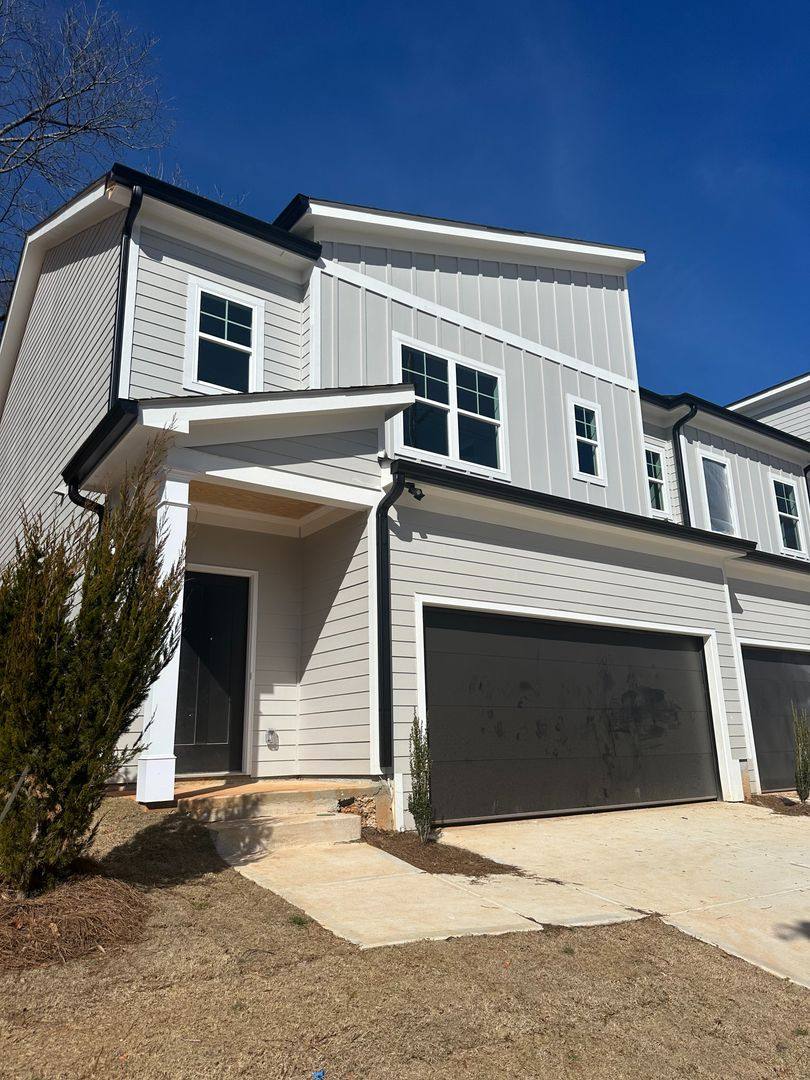 Townhouse for rent at 2429 Martin Luther King Jr Blvd, Gainesville, GA 30501